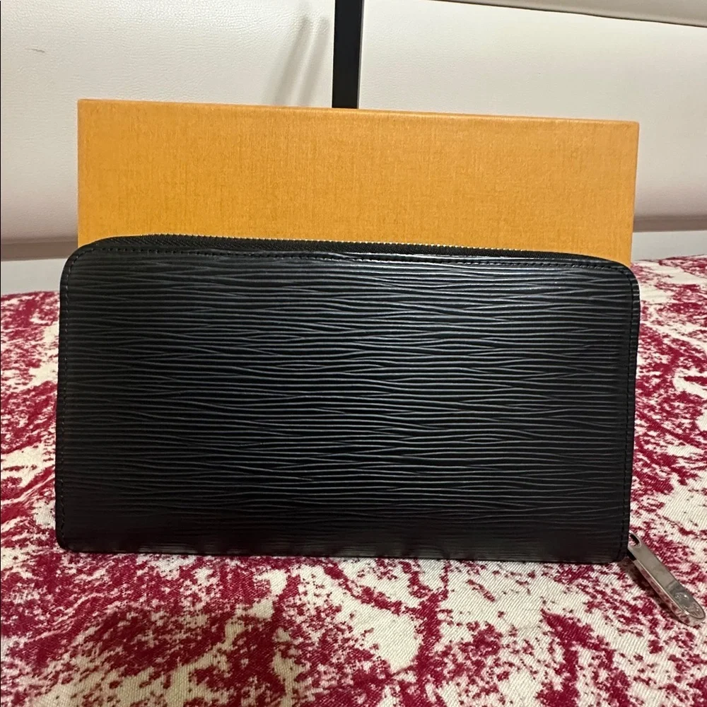 Louis Vuitton Black Epi Zippy Wallet Organizer